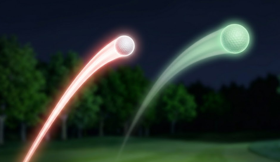 夜間のゴルフコースで飛ぶLEDゴルフボール(左)と蓄光式ボール(右)の飛距離比較。LEDボールは光跡が短く失速し、蓄光ボールは長く伸びている。